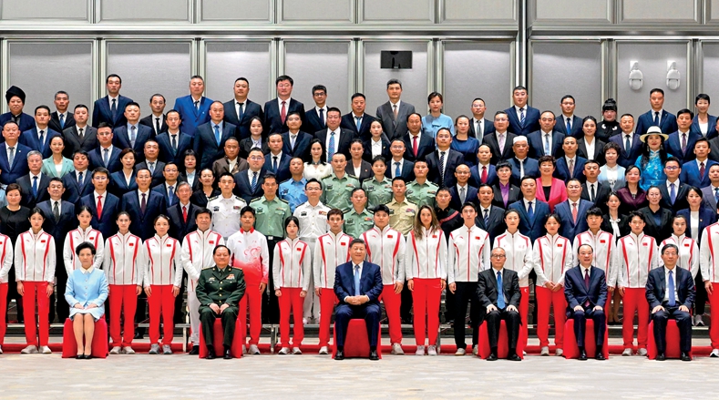 习近平接见全国群众体育先进单位、先进个人代表和全国体育系统先进集体、先进个人代表