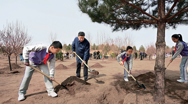 党和国家领导人参加首都义务植树活动