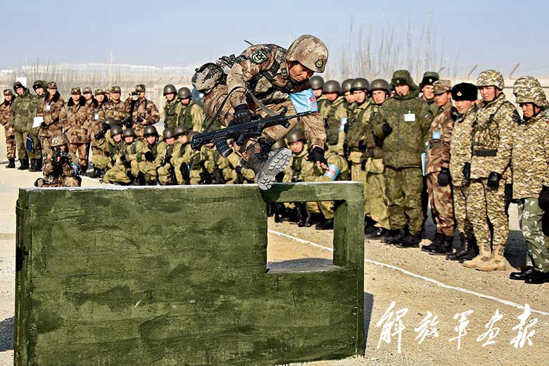 烽火中方指挥员,新疆军区副司令员冶建军介绍,联合训练拓展了各成员国