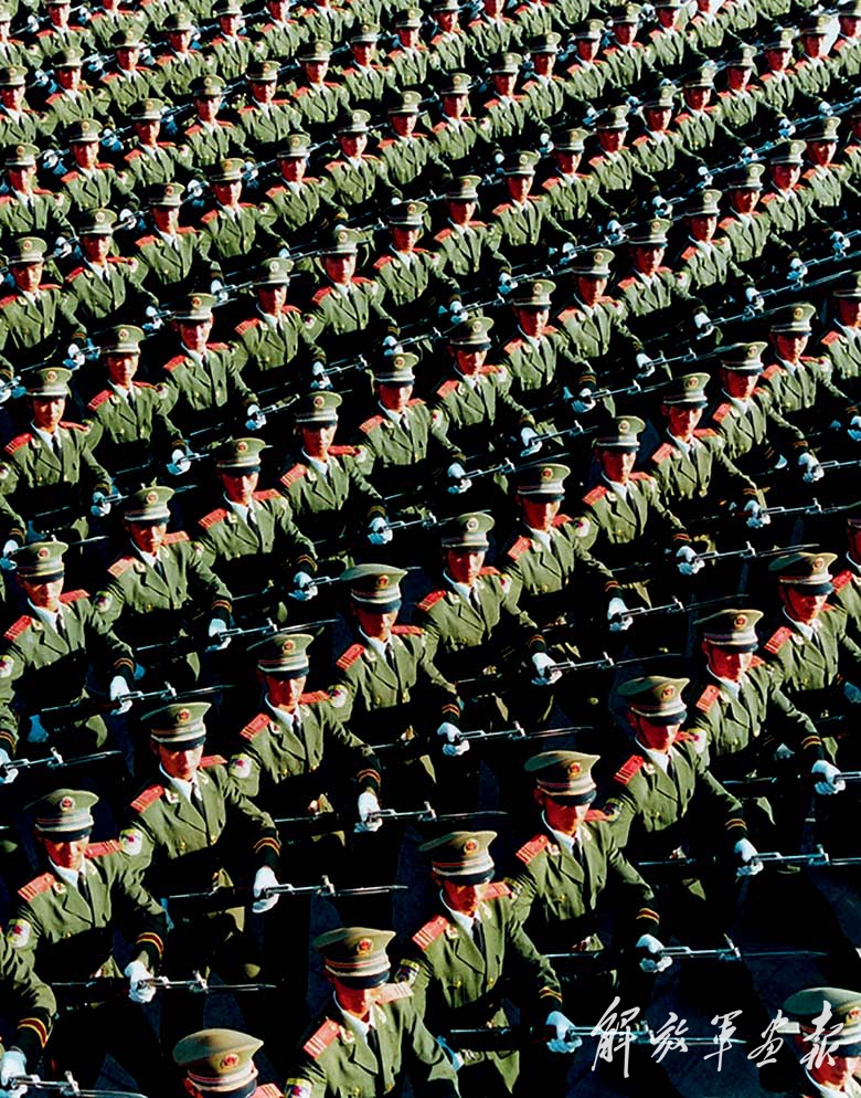 女民兵方队.