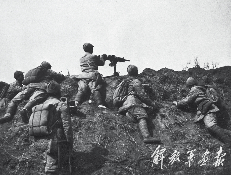75年前,在那场惨烈的战争中,中华儿女不屈不挠,浴血奋战,为民族独立