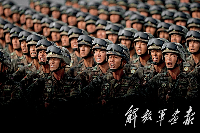 奋斗的前进姿态,同亿万人民一道,在实现中华民族伟大复兴中国梦的新